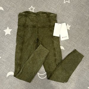 NWT Lululemon fast and free HR tight 25”